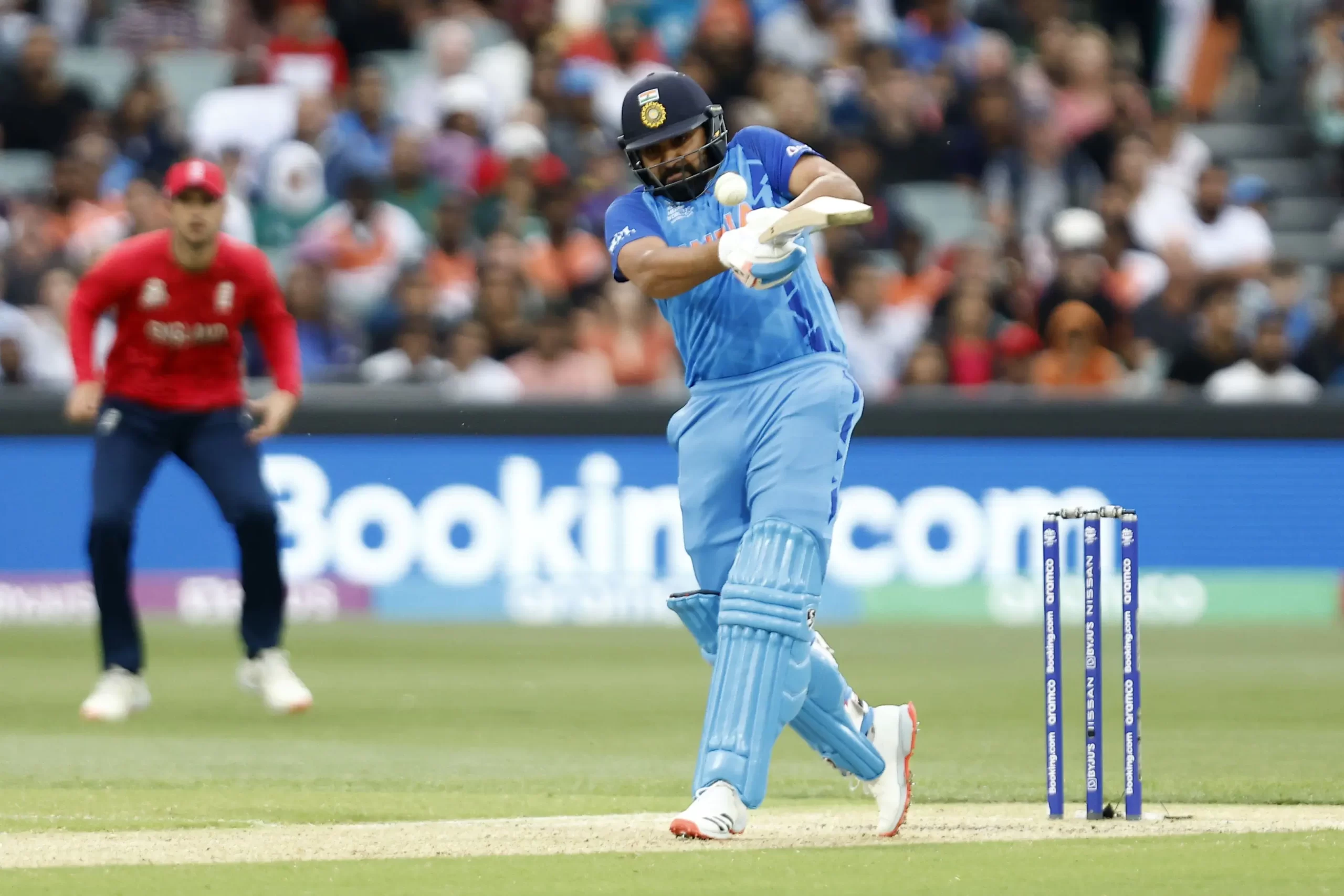 India still playing old-fashioned powerplay cricket: Nasser Hussain
