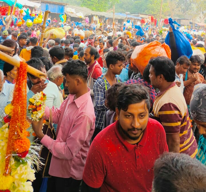 Demand for flowers increased for decoration of temples, flower market became buzzing