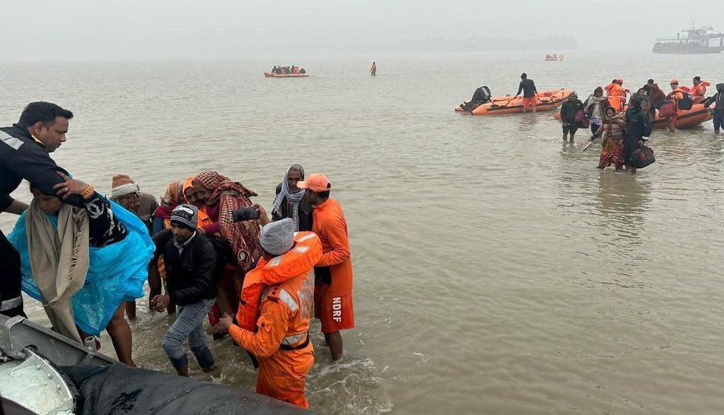 Indian Coast Guard rescues 182 pilgrims returning from Gangasagar