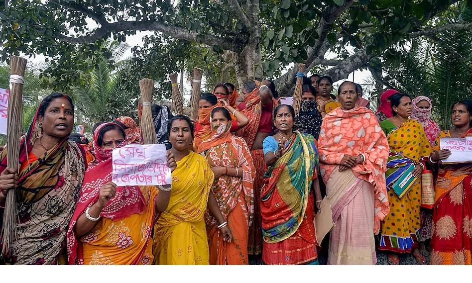 Buses carrying women of Sandeshkhali to Modi's rally stopped due to 'security protocol'