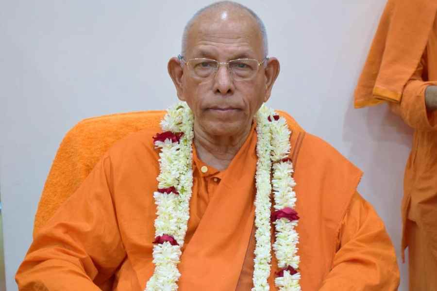 Ramakrishna Mission President Swami Smarananand passes away, PM, CM express grief