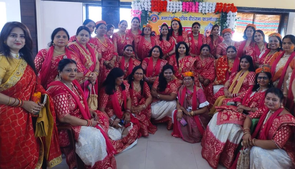 Brave women celebrated Holi Milan Utsav with songs and music