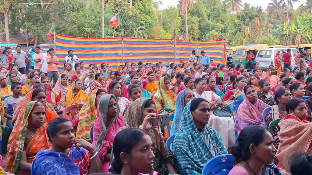 Women victims of Sandeshkhali reached Ramnagar and narrated their sad stories.