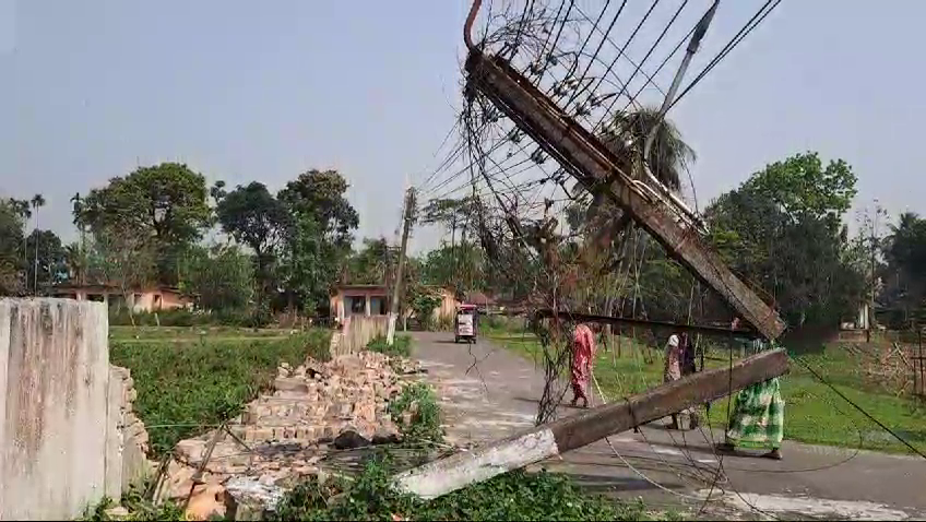 Jalpaiguri || The scene of devastation caused by the storm is disturbing