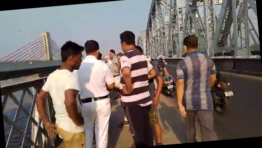 Youth jumps into Ganga from Bali Bridge, dies
