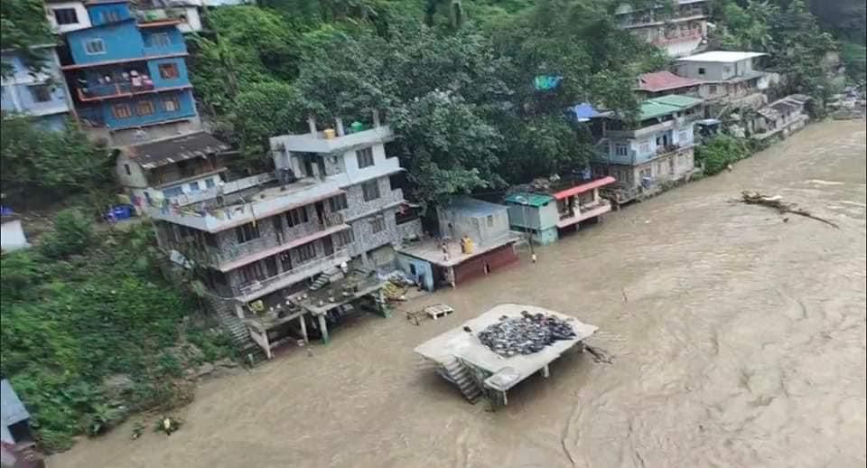 Water level of Teesta river increased due to heavy rains, people in panic