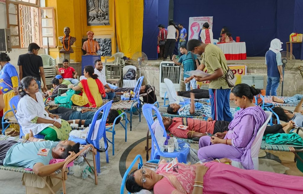 Blood donors flocked to the blood donation festival of Medinipur Student Society