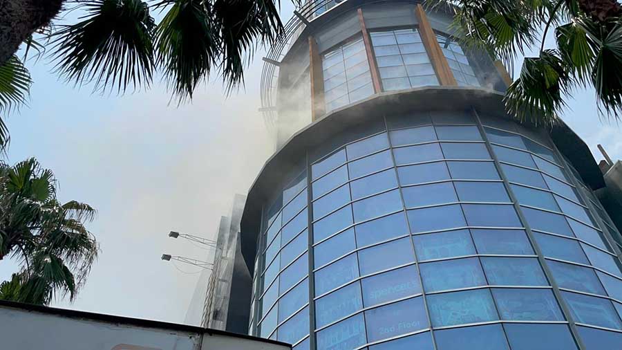 Fire breaks out in Kolkata shopping mall