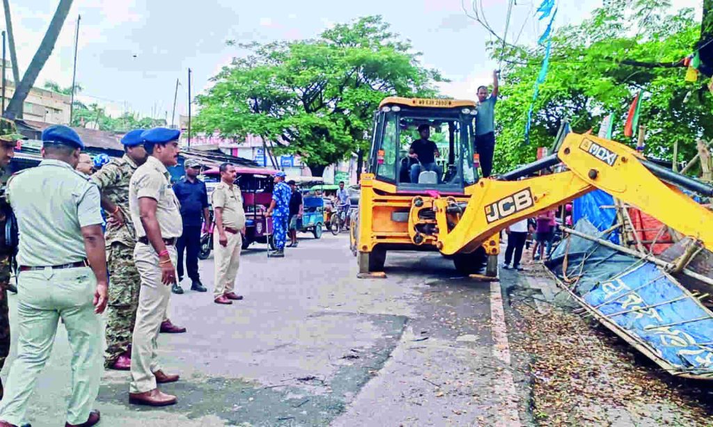 Police removed illegal encroachment from roadside in Birbhum