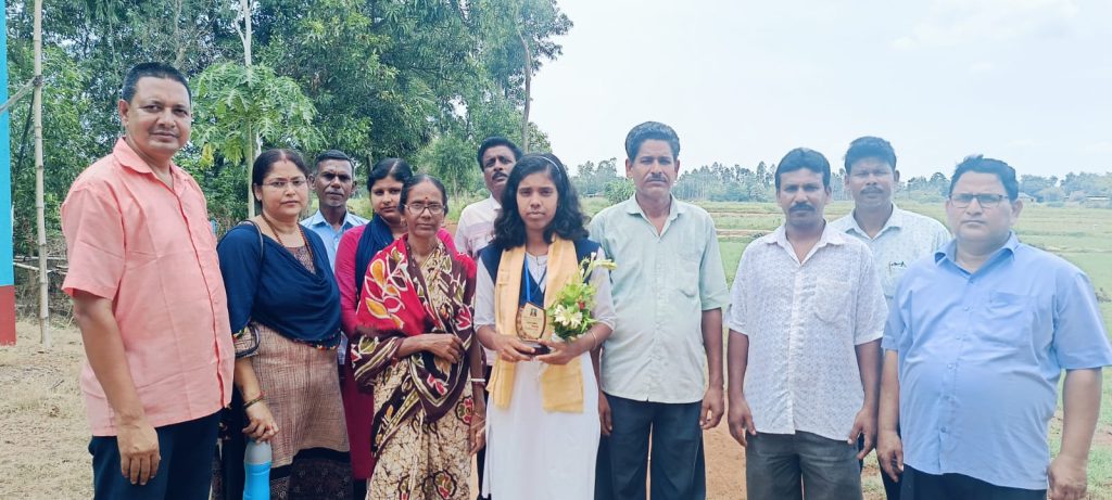 Chandrakona Road: ABTA felicitated meritorious student