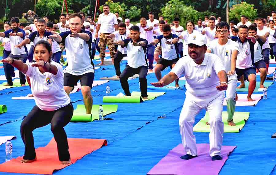 Bengal: Yoga Day celebrated in Raj Bhavan and educational institutions